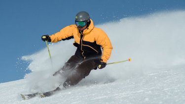 Зимние развлечения: как начать кататься на лыжах и сноуборде