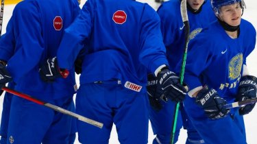 Молодежная сборная Казахстана по хоккею разгромила Венгрию на чемпионате мира