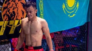 Казахстанец подписал контракт с UFC