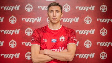 Казахстанский футболист перешел в израильский клуб