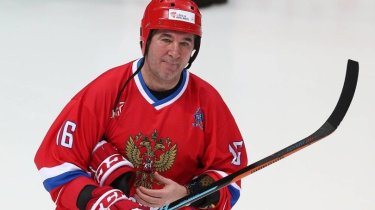 Они обнаглели! Для нас это маразм: олимпийский чемпион по хоккею о продлении отстранения сборных России и Беларуси