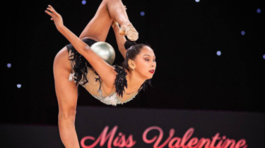 Казахстанская гимнастка завоевала "золото" чемпионата Азии