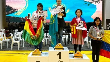Казахстанская школьница стала чемпионкой мира по шахматам