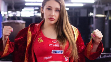 Самая сексуальная боксерша Казахстана объявила дату следующего боя