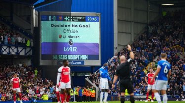 ФИФА изменит правила по отношению к просмотру VAR