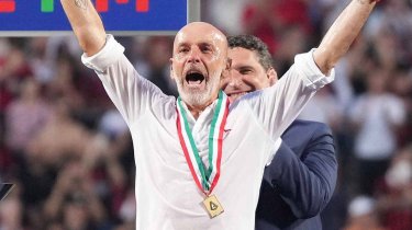 «Милан» официально уволил Пиоли