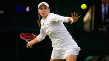 Елена Рыбакина выиграла первый матч на турнире WTA
