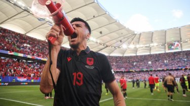 Нападающий сборной Албании дисквалицирован на 2 матча