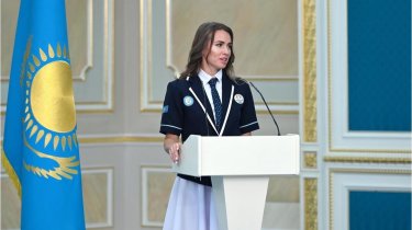Новая форма Казахстана для Олимпиады – "безвкусица"? Знаменосец Казахстана показала, как было раньше
