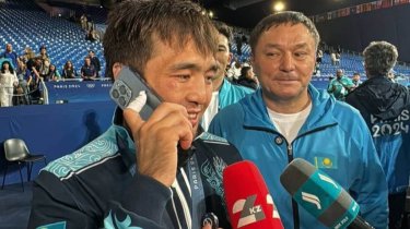 Казахстанский учитель посвятил песню олимпийскому чемпиону Сметову (видео)