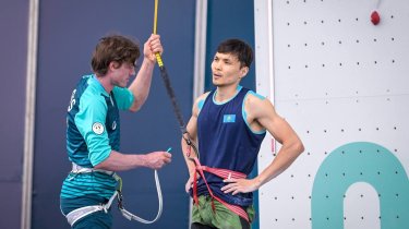 Объявивший себя олимпийским чемпионом скалолаз не смог пройти в полуфинал Игр в Париже