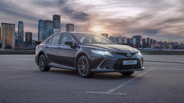 Названы главные минусы популярной в Казахстане Toyota Camry