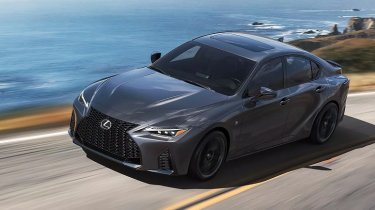 Новый Lexus IS 2025: V8, разгон за 4,4 секунды