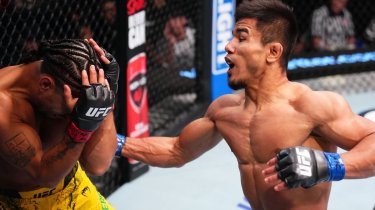 Нокаутом и лучшим боем обернулся дебют узбекского бойца на UFC