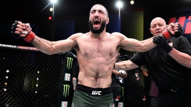 Сбежавший от Рахмонова чемпион UFC выступил с неожиданным предложением