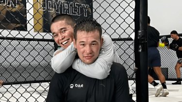 Асу Алмабаев назвал 5 казахстанцев, которые возьмут пояс UFC