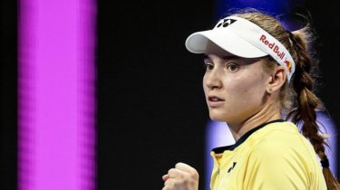 Елена Рыбакину уступила суперталанту из России