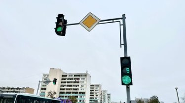 Ставить на "нейтралку" при светофорах: миф или экономия?