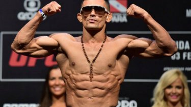 Известного бойца из UFC отстранили от боев из-за допинга
