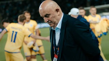 Черчесов не берут на работу после провала в Казахстане
