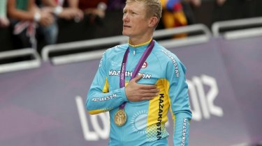 Почему Александр Винокуров не получает деньги от Казахстана?