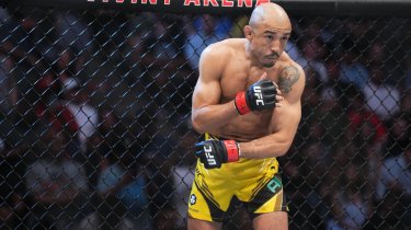 Айманн Захаби победил легенду Жозе Алдо на UFC 315