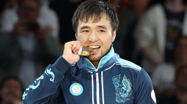 Чемпион Олимпиады Елдос Сметов вернулся в Казахстан