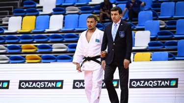 Казахстанский призер паралимпийских игр принес вторую медаль сборной