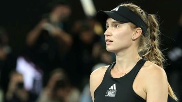 Рыбакина бьется за свое будущее после провала в теннисе