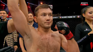 Непобежденный казахстанец нокаутировал соперника на Alash Pride FC 108