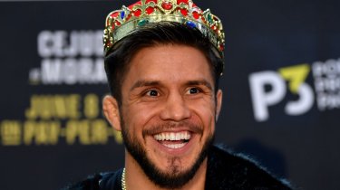 Казахстан обеспечил годовой отпуск двукратному чемпиону UFC