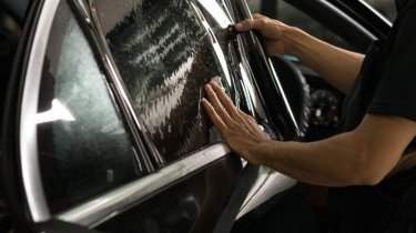 В Казахстане могут разрешить "платную" тонировку для авто