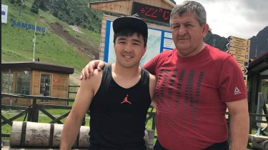 Как Нурмагомедов-старший предсказал золото Сметову