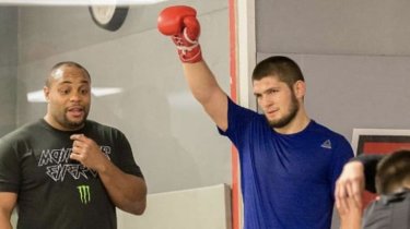 Хабиб из-за дружбы с Кормье не вошёл в список лучших бойцов UFC