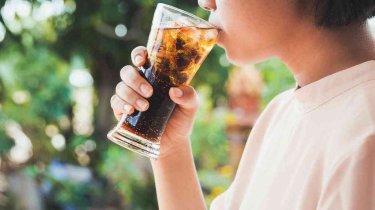 Летние напитки: что пить в жару и стоит ли охлаждаться пивом