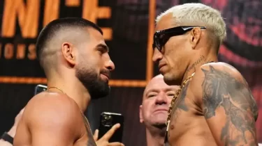 Топурия нокаутировал Оливейру и стал чемпионом UFC в лёгком весе