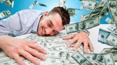Астрологи назвали знаки зодиака, которых ждет финансовая удача в июле