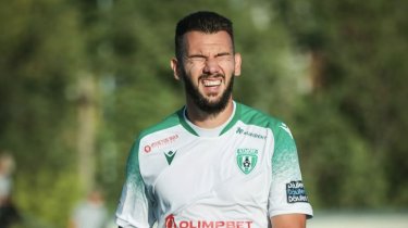 "Атырау" дважды не сумел вылететь в Актобе на самолёте "Qazaq Air"