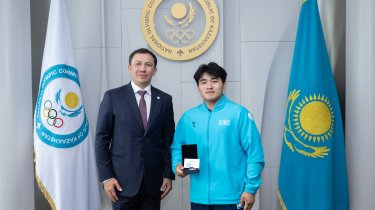 Геннадий Головкин наградил лидеров казахстанского спорта