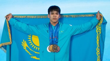 Преемник Ильина? Казахстанский тяжелоатлет установил сразу три мировых рекорда