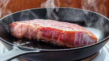 Как приготовить идеальный стейк: от выбора мяса до степени прожарки