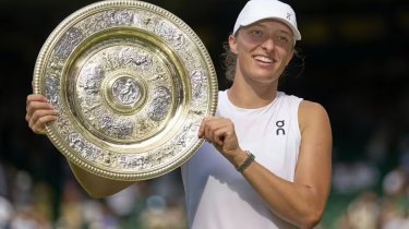 Ига Швёнтек разгромно выиграла Уимблдон-2025