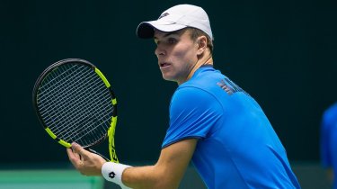 Казахстанец Попко уступил теннисисту из топ-800 и покинул турнир ATP