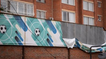 В Костанае на месте футбольного поля строят многоэтажку