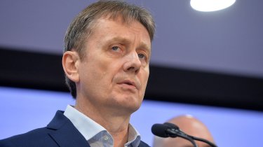 Министр перенес инсульт во время прямого эфира (Видео)
