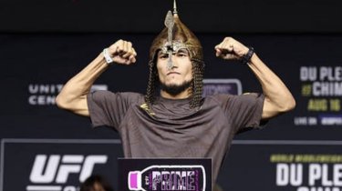 Образ Алиби Идриса привел в восторг фанатов UFC на битве взглядов