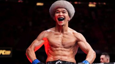 Быстрее Рахмонова? Казах «летит» за титулом UFC