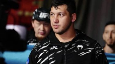 Дияр Нургожай сделал вес и провел битву взглядов на турнире UFC (видео)
