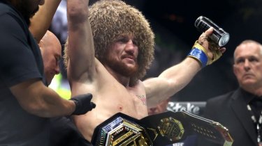 Чемпион UFC ответил на просьбу Макгрегора