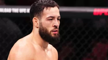 Дагестанского бойца UFC «финишировали» в четвертом раунде